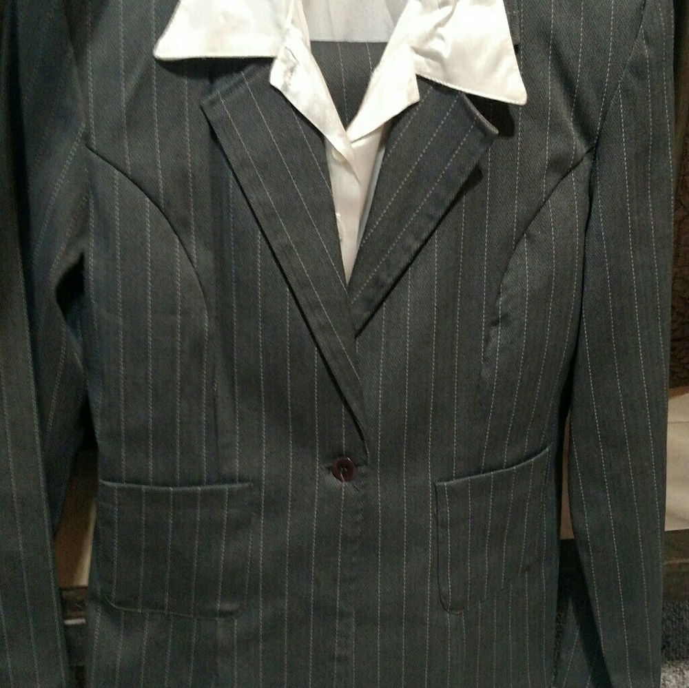 Suit - image 1